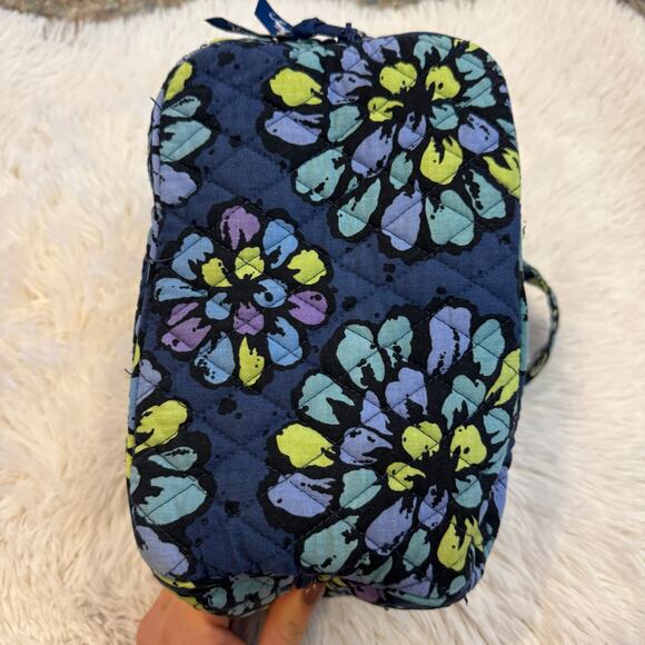 Vera Bradley Indigo Pop Lunch Box - Picture 9 of 10